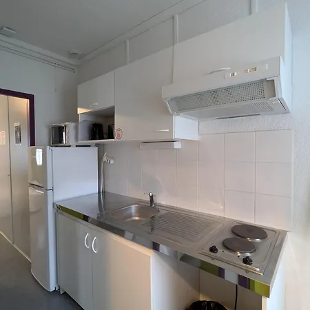 Vvf Cantal Salers Vendes Tatil parkı 3*