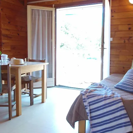 Vvf Cantal Salers Vendes Tatil parkı 3*