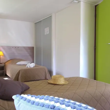 Vvf Cantal Salers Vendes Tatil parkı Bassignac