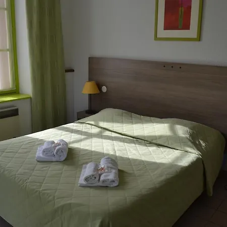 Vvf Cantal Salers Vendes Tatil parkı