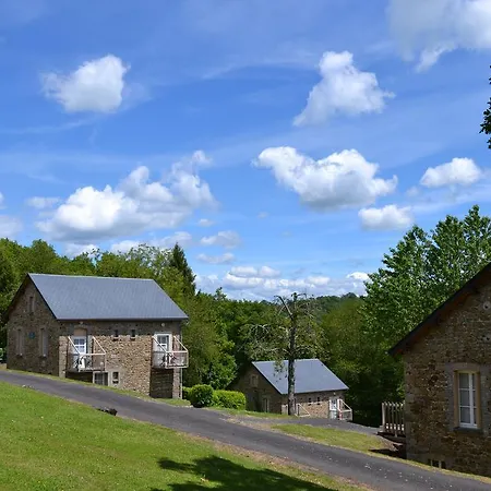 Vvf Cantal Salers Vendes Tatil parkı 3*