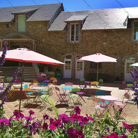 Vvf Cantal Salers Vendes Tatil parkı Bassignac